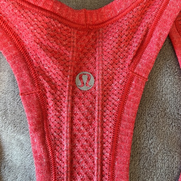 Lululemon size 6 tank - Picture 3 of 4
